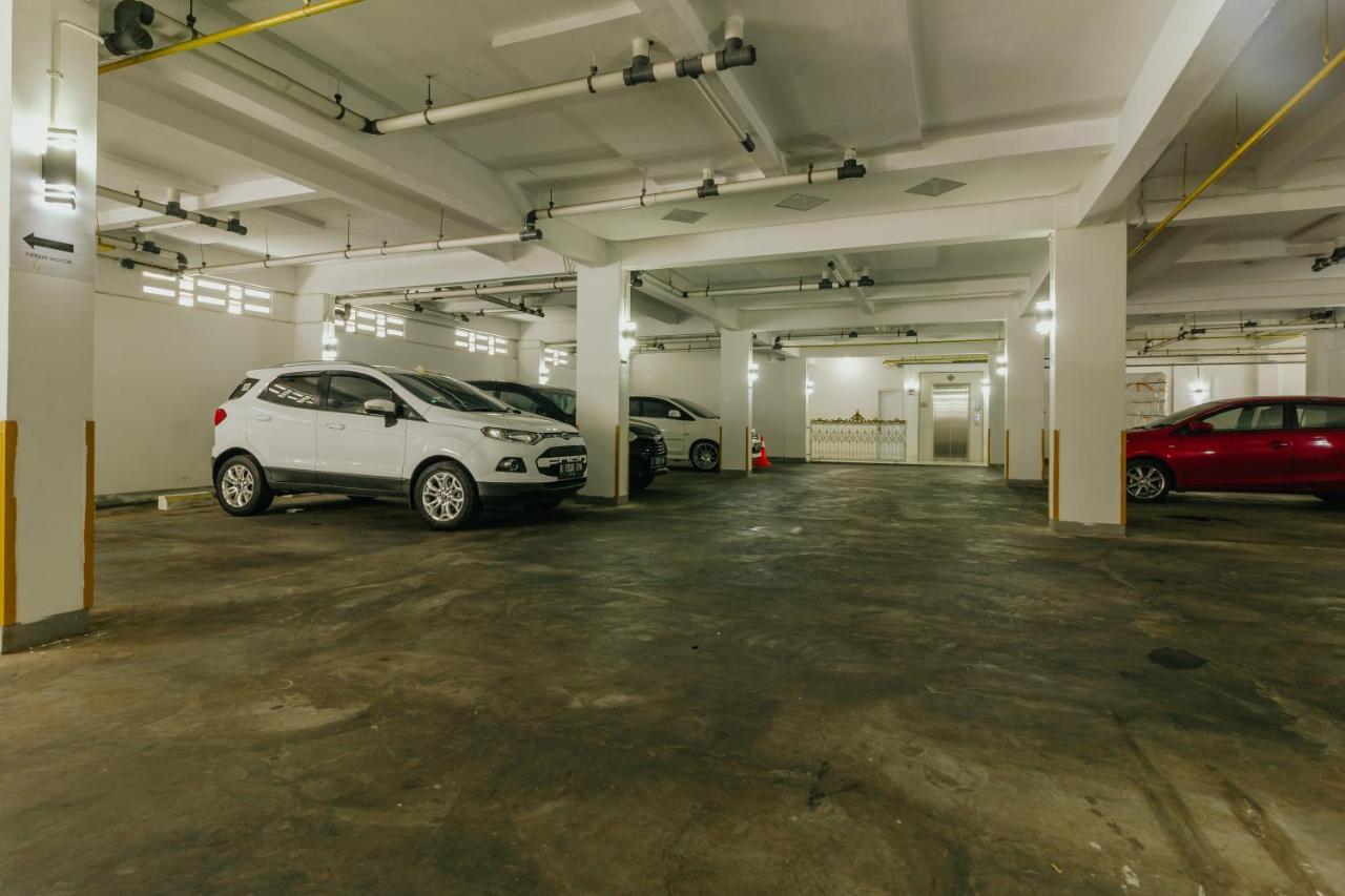 Urbanest Inn House Slipi Джакарта Екстериор снимка