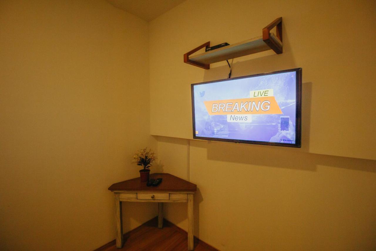 Urbanest Inn House Slipi Джакарта Екстериор снимка