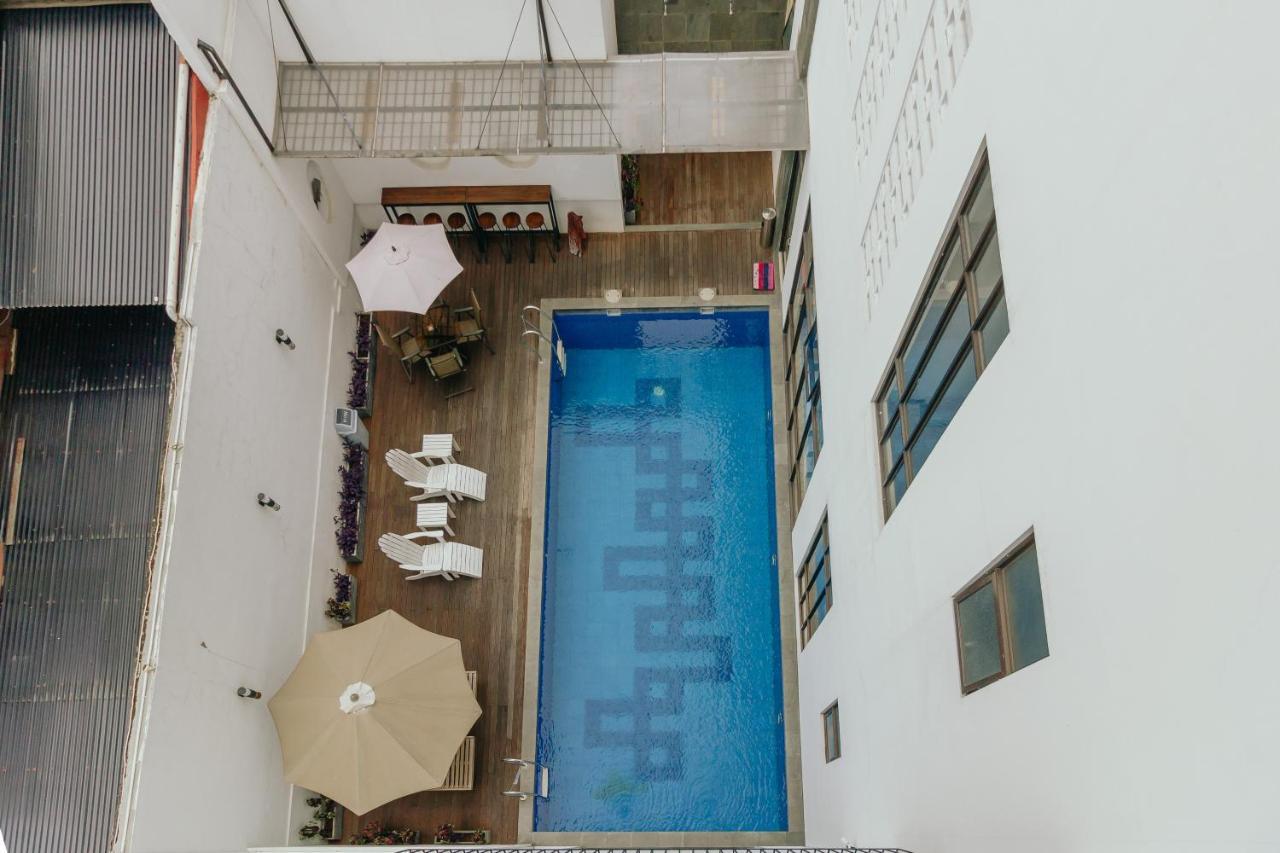Urbanest Inn House Slipi Джакарта Екстериор снимка