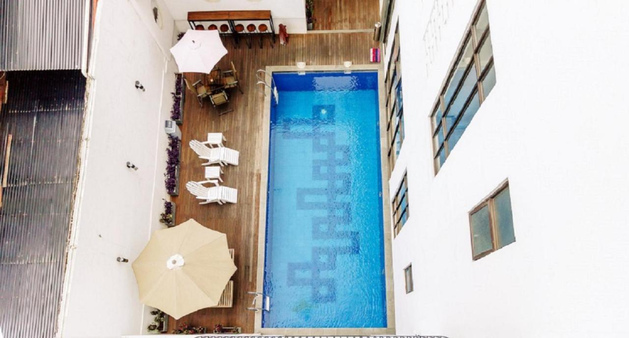 Urbanest Inn House Slipi Джакарта Екстериор снимка