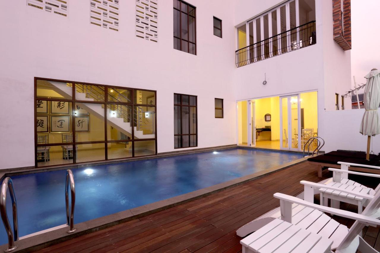 Urbanest Inn House Slipi Джакарта Екстериор снимка